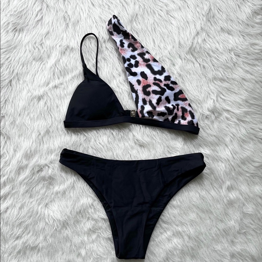 NWOT Black Leopard Print One Shoulder Bikini Size Medium - Picture 3 of 6